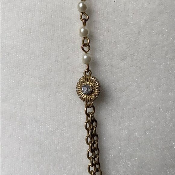 Faux pearl long charm and tassel necklace - Picture 2 of 9